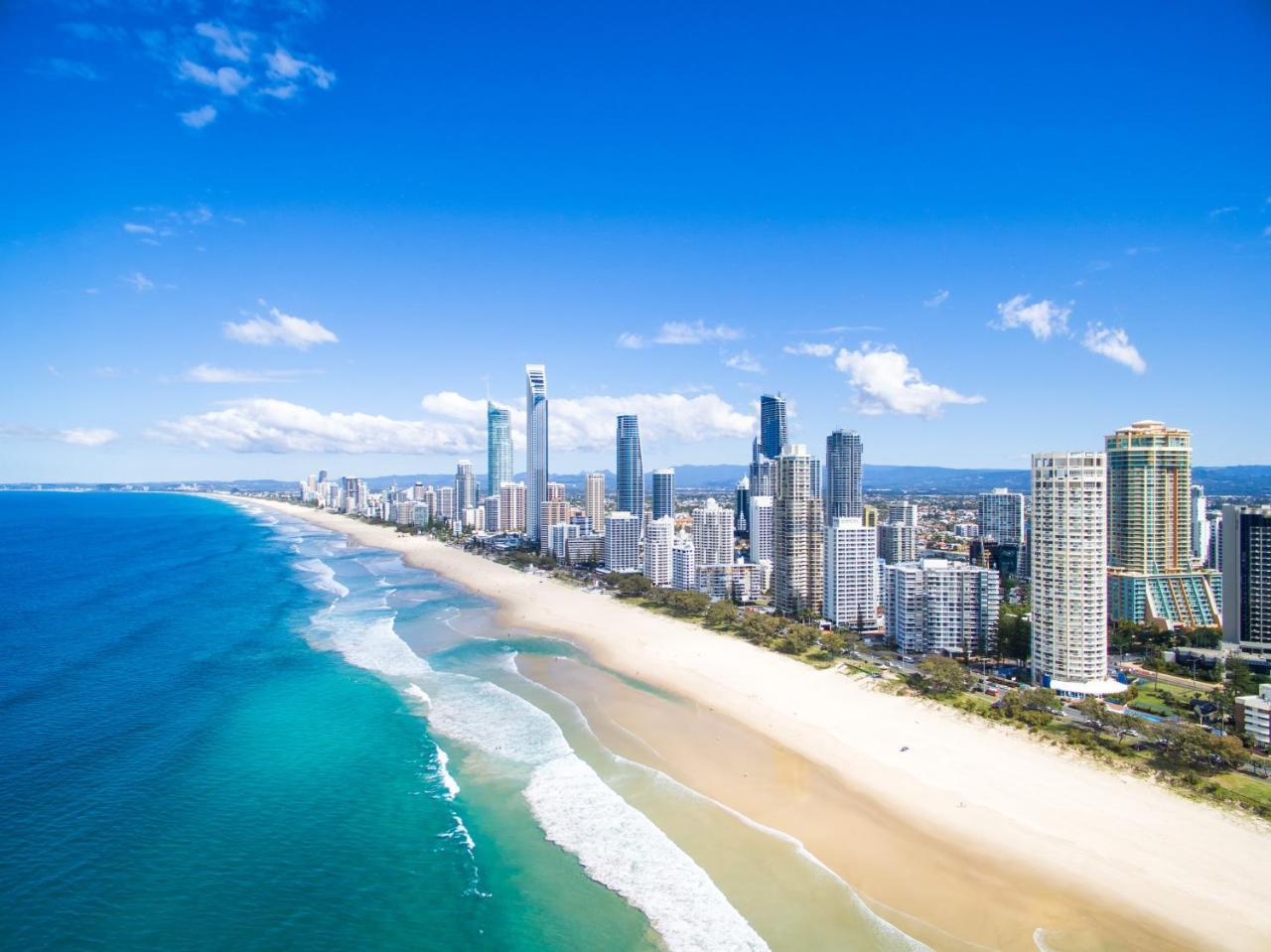 Holiday Holiday Crown Towers Gold Coast Exterior photo